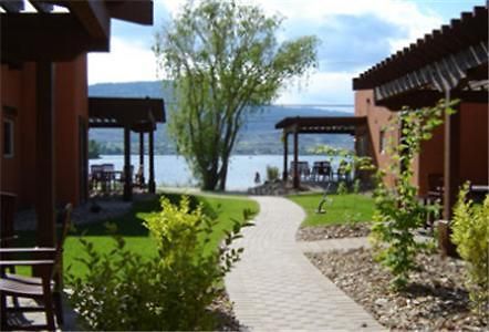 Village On The Lake Osoyoos Eksteriør bilde